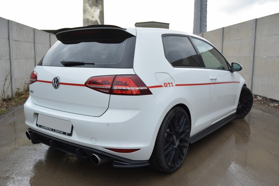Бічні накладки заднього бампера Volkswagen Golf VII дорест. версія GTI