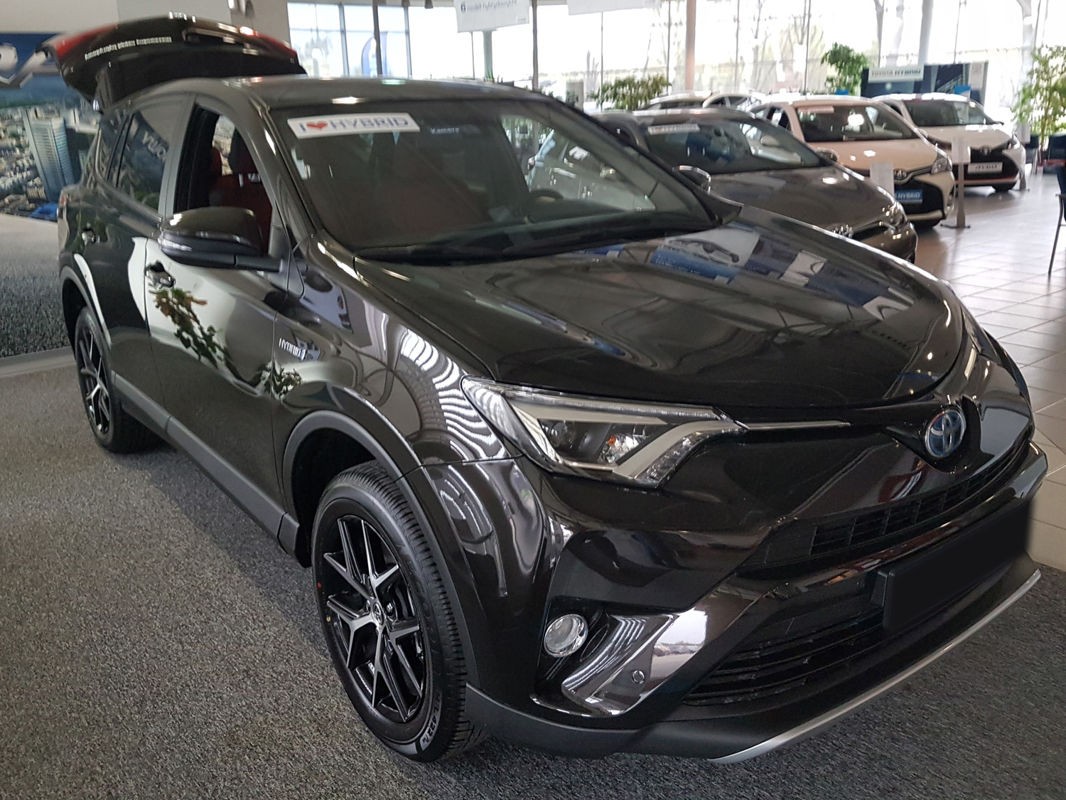 Накладка на бампер із загином та ребрами Toyota Rav4 IV FL
