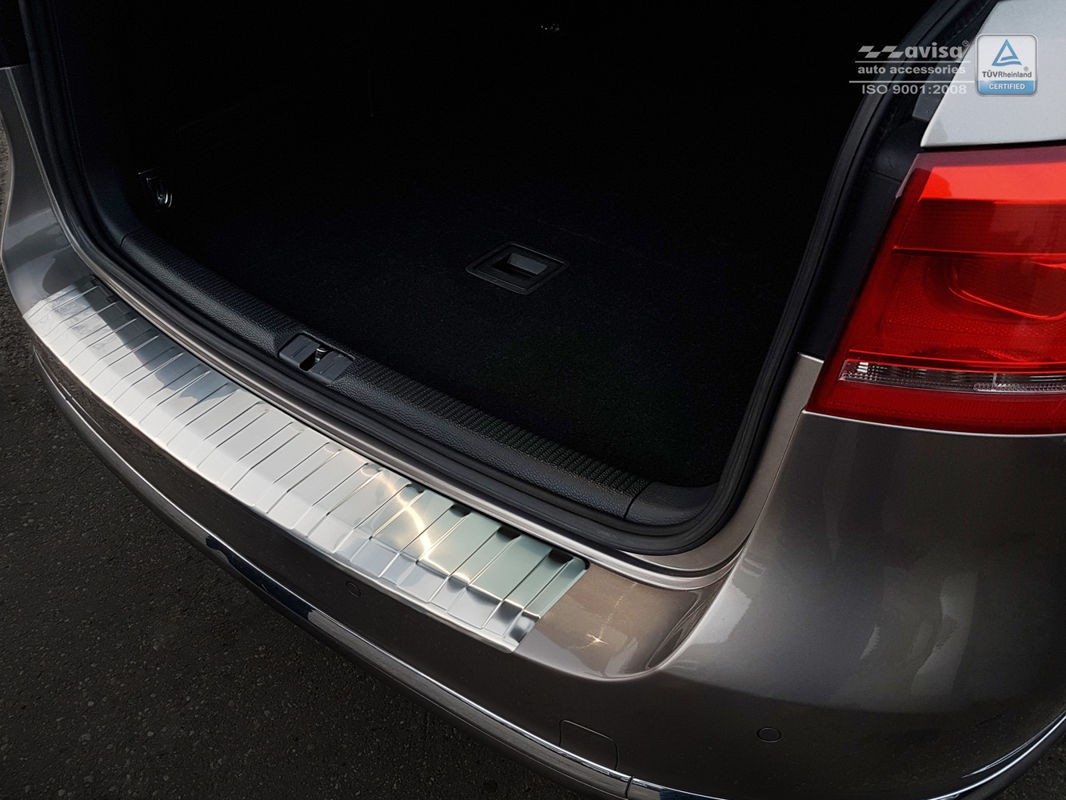 Накладка задня на бампер Volkswagen Passat B7 Variant (kombi)