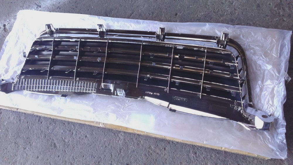 Решітка радіатора VW Passat B5 (3BG) FL хром смужки