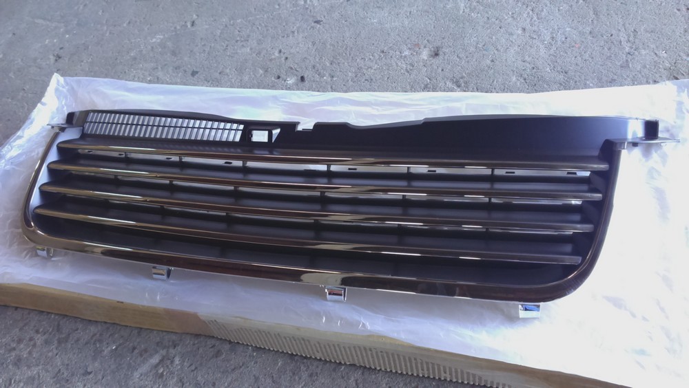 Решітка радіатора VW Passat B5 (3BG) FL хром смужки