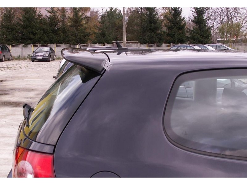 Спойлер козирьок кришки багажника VW Golf 5