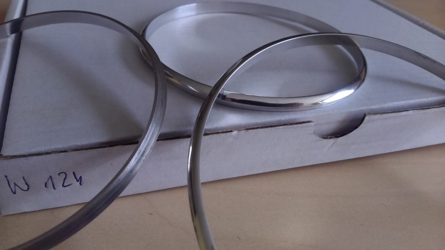 Хром кільця в щиток приладів Mercedes W124/W126