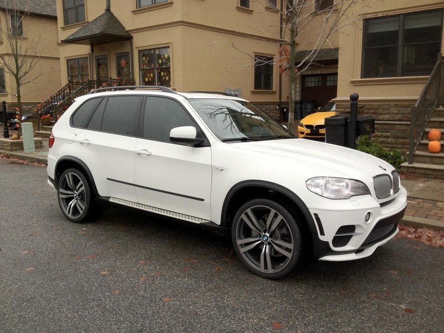 Накладка на передний бампер BMW X5 E70 LCI в стиле Aero