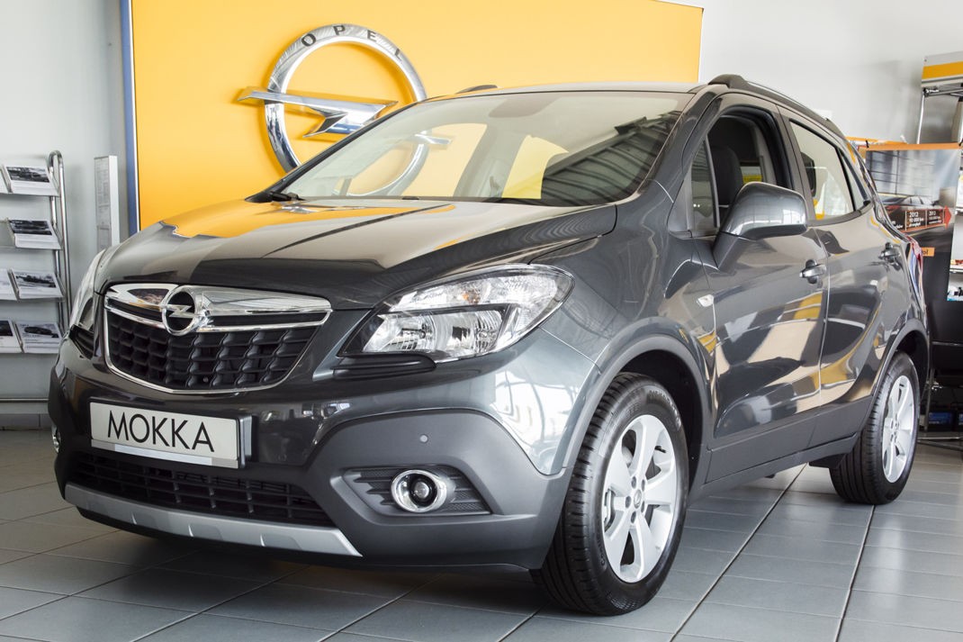 Захисна накладка на бампер із загином та ребрами Opel Mokka