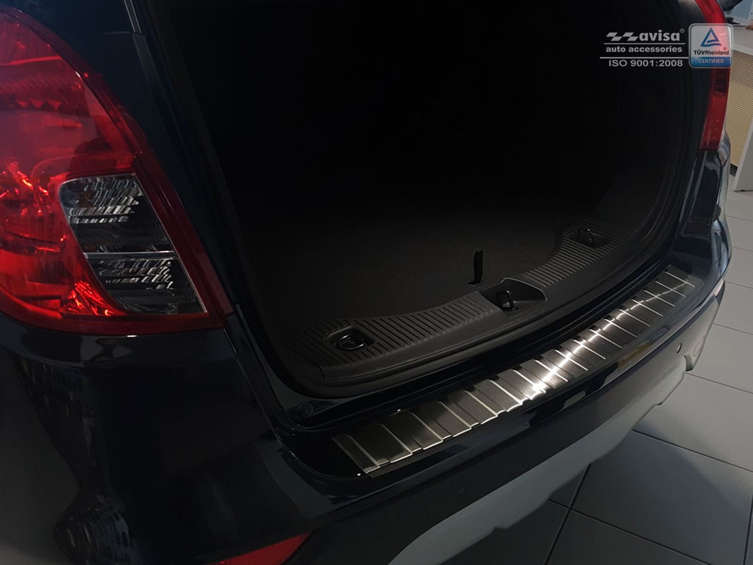 Накладка на бампер із загином та ребрами Opel Mokka X (рест.) чорна