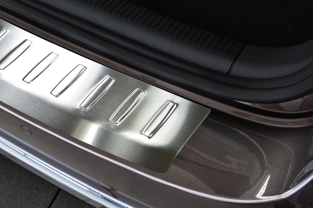 Накладка на бампер із загином Volkswagen Passat B7 Alltrack