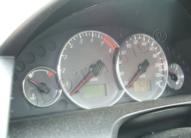 Хромовані кільця у щиток приладів Ford Cougar