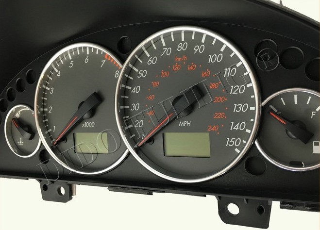 Хромовані кільця у щиток приладів Ford Cougar