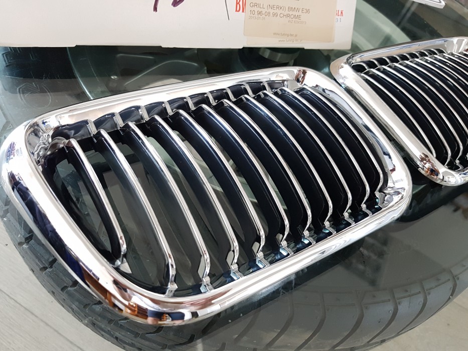 Решітка радіатора BMW E36 хром