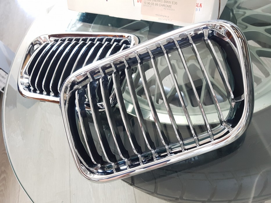 Решітка радіатора BMW E36 хром