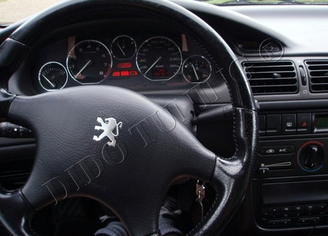 Хромовані кільця в панель приладів Peugeot 406 дорестайл (5 кілець)