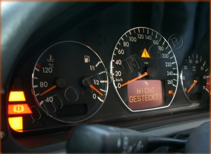 Кільця в щиток приладів Mercedes W210 післярестайл