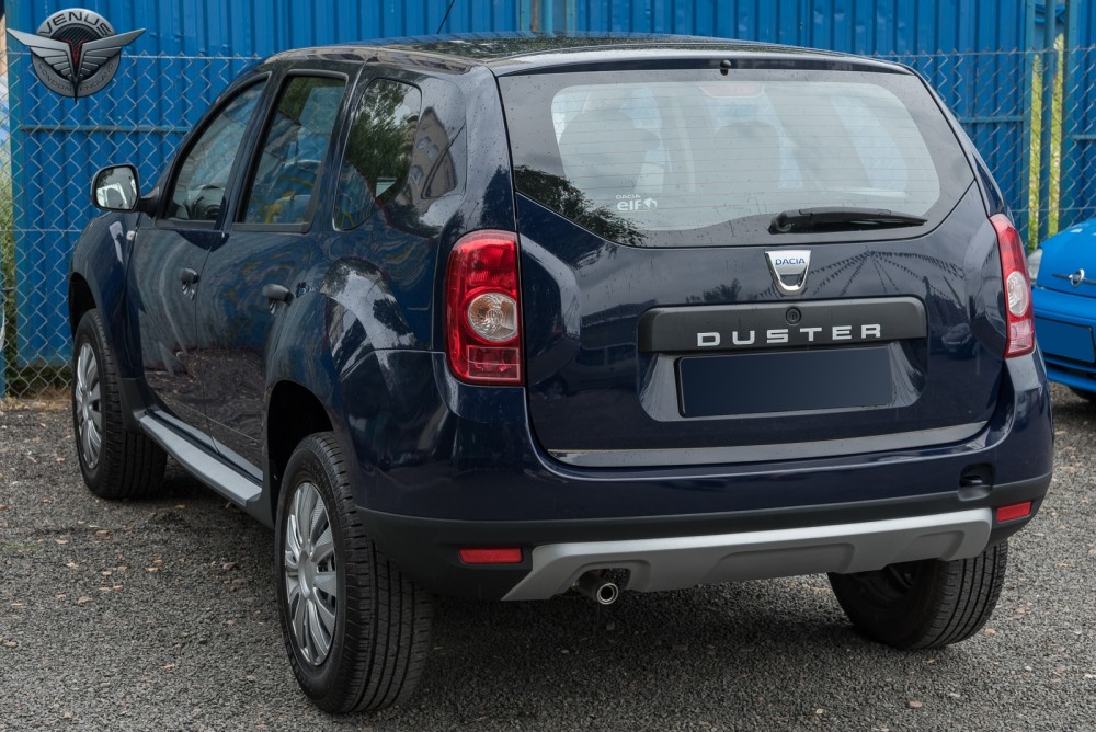 хром накладка на кришку багажника Dacia Duster нижня