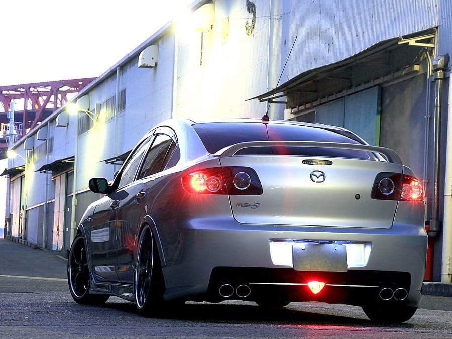 Спойлер багажника Mazda 3 Sedan