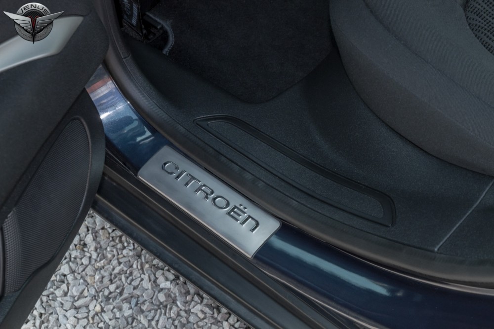 захисні накладки на пороги із написом Citroen C5