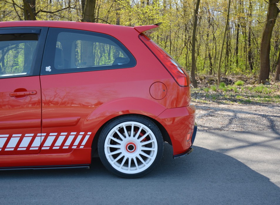 Бічні накладки на задній бампер Ford Fiesta mk6 ST