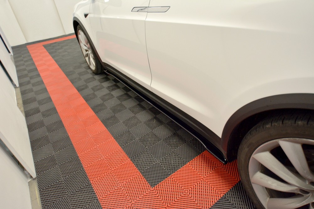 Накладки на бічні пороги для тюнінгу Tesla Model X