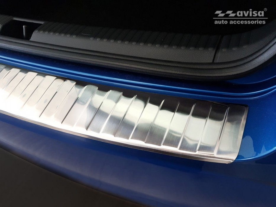 захисна накладка заднього бампера із загином Skoda Fabia III рестайл