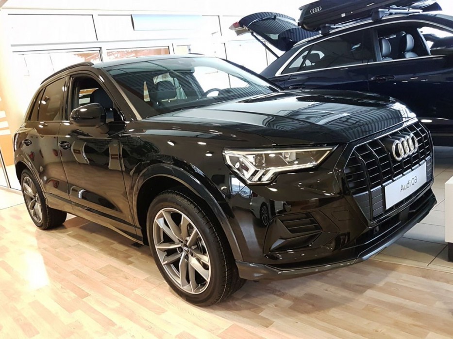 захисна накладка на задній бампер Audi Q3 II