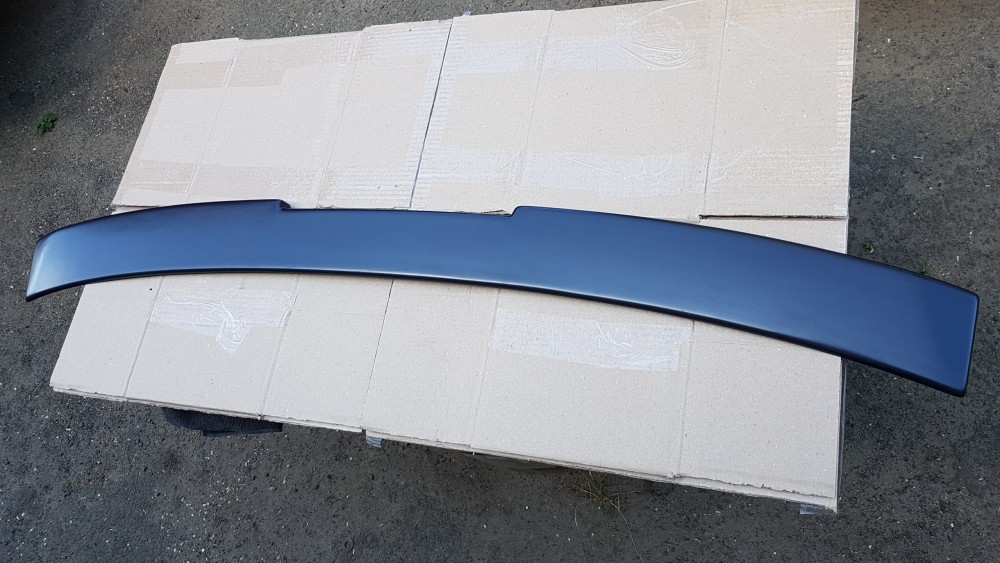 Бленда (накладка на заднє скло) VW Passat B6 / B7