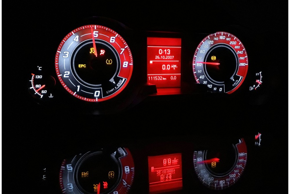 Шкали-замінники з миль на км Audi A4 (B8) / Audi Q5 тюнінг
