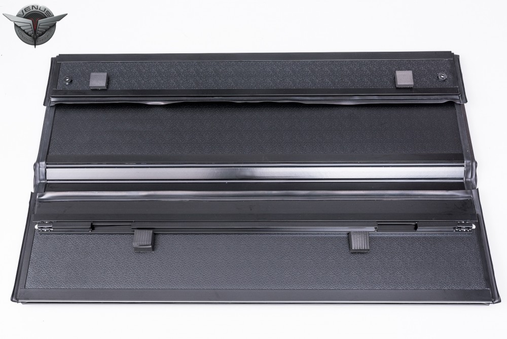 Жорстка кришка кузова пікапа ISUZU D-MAX чорна (з 4 частин)