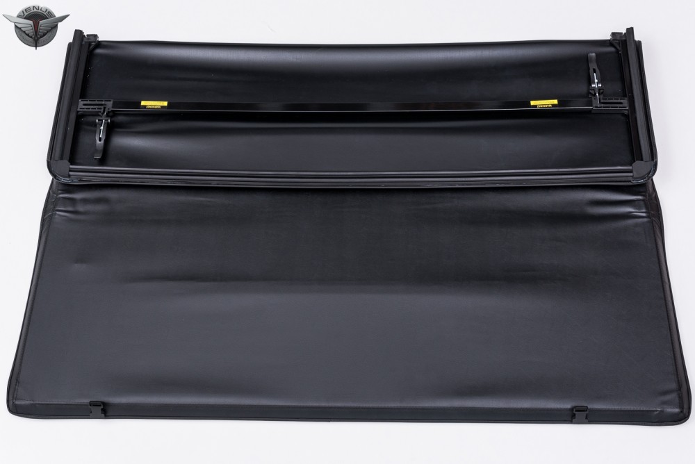 Жорстка кришка кузова пікапа ISUZU D-MAX чорна (з 3 частин)