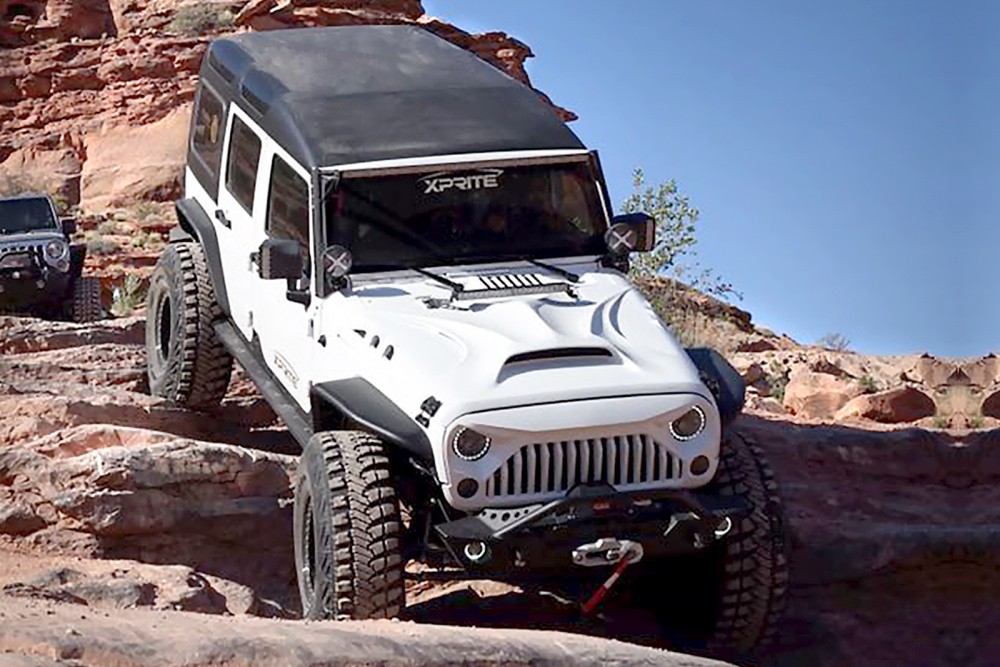 Капот тюнінговий для Jeep Wrangler JK/JKU
