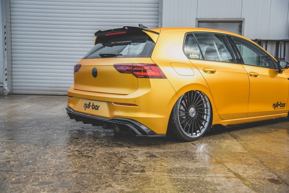 Бічні накладки заднього бампера VW Golf 8