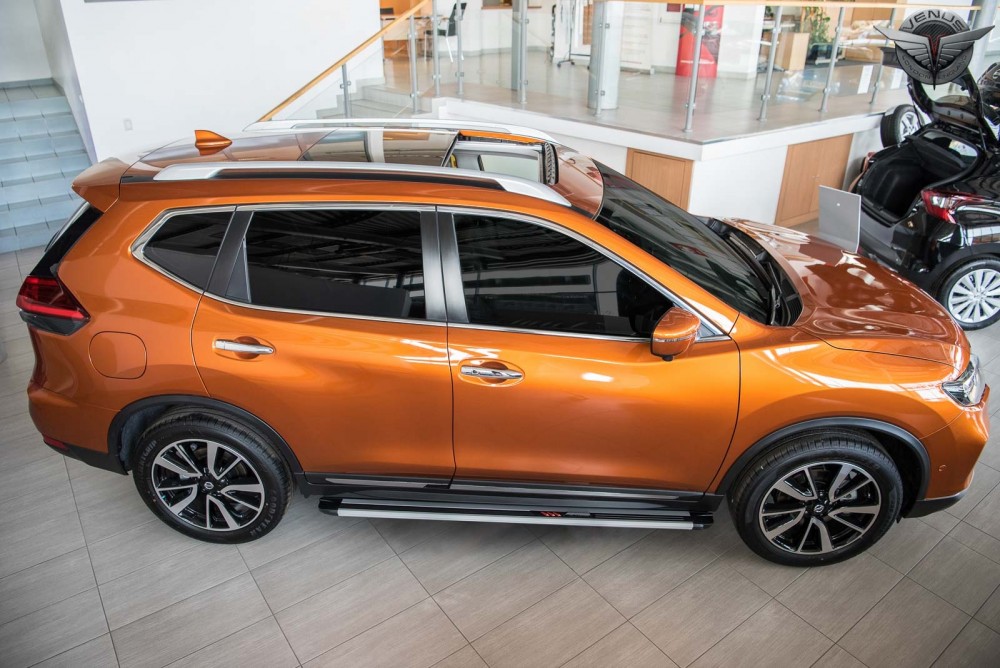 пороги-підніжки Nissan X-Trail Т32 з написом X-Trail