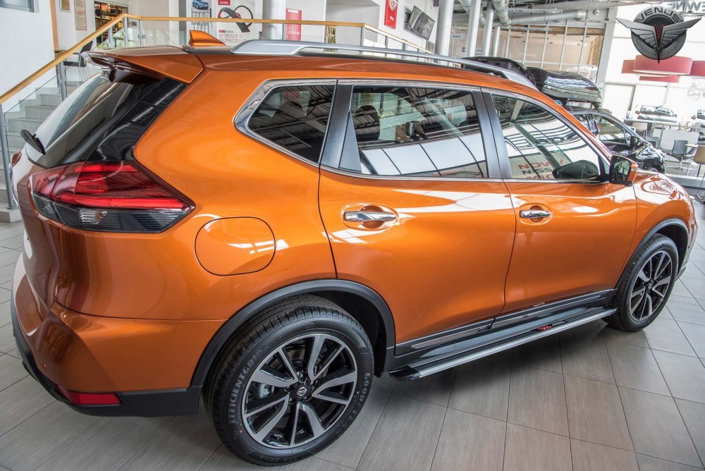 пороги-підніжки Nissan X-Trail Т32 з написом X-Trail