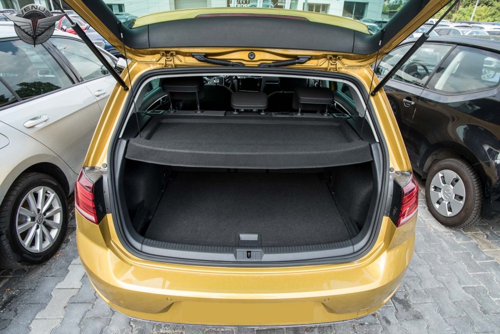 шторка-полиця багажника для VW GOLF 7 2012+