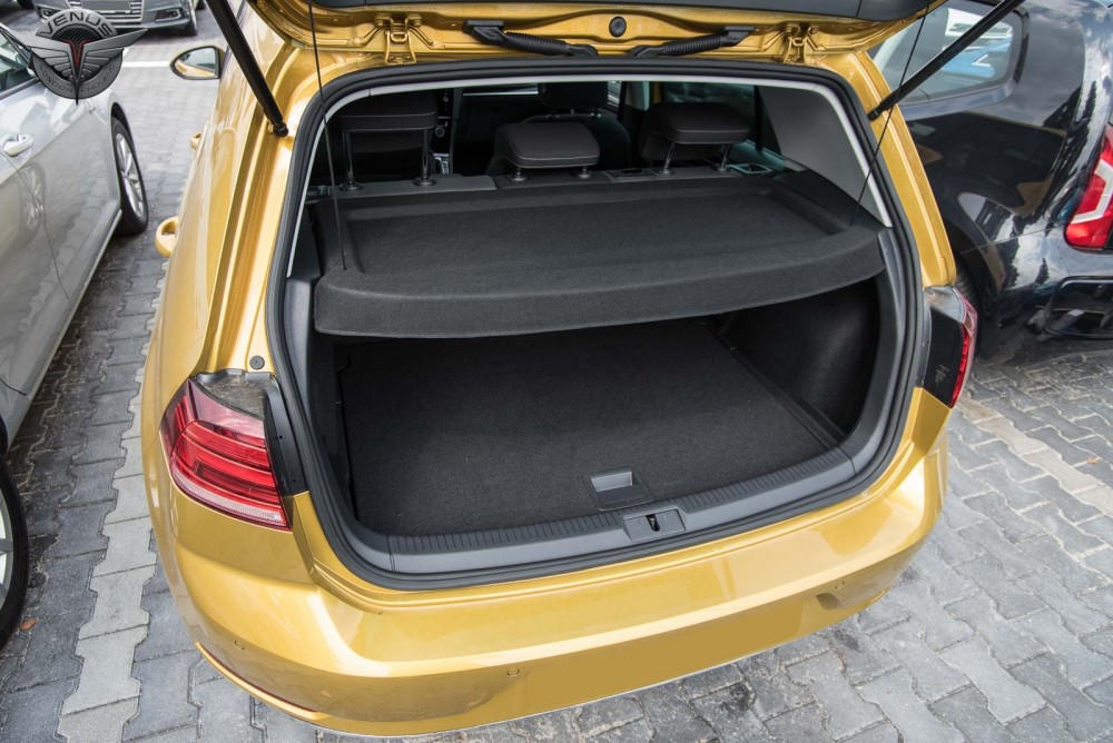 шторка-полиця багажника для VW GOLF 7 2012+