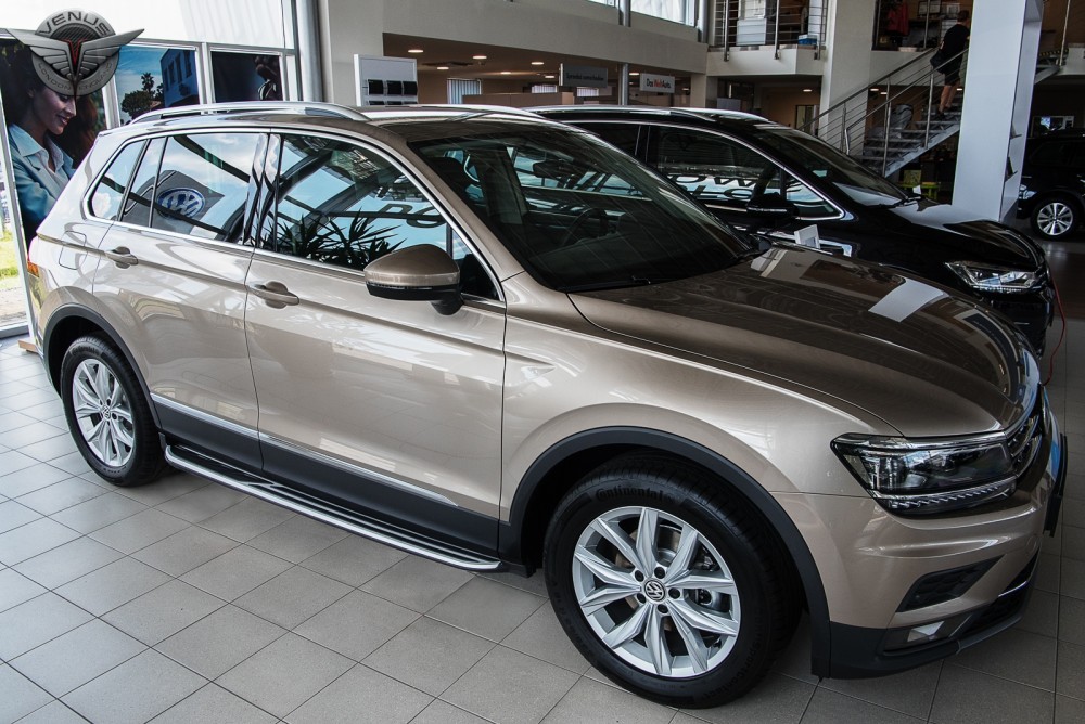 пороги-підніжки бічні TIGUAN 2016-...
