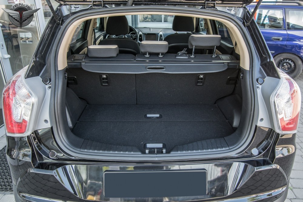 шторка-полиця багажника для Ssang Yong Tivoli чорна