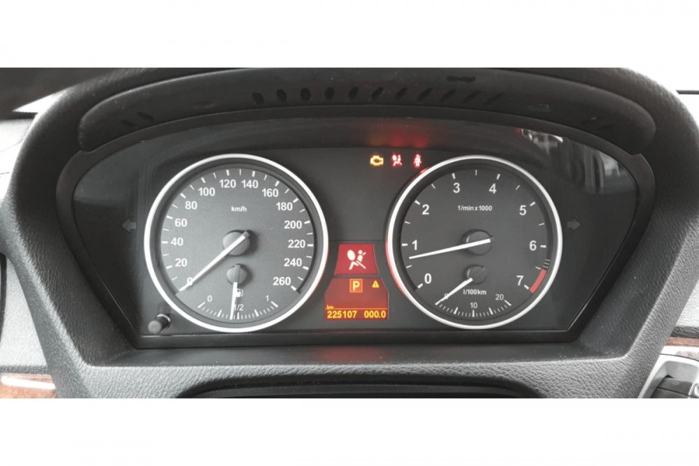 Шкали-замінники з миль на км BMW E90/E92/E93 версія M