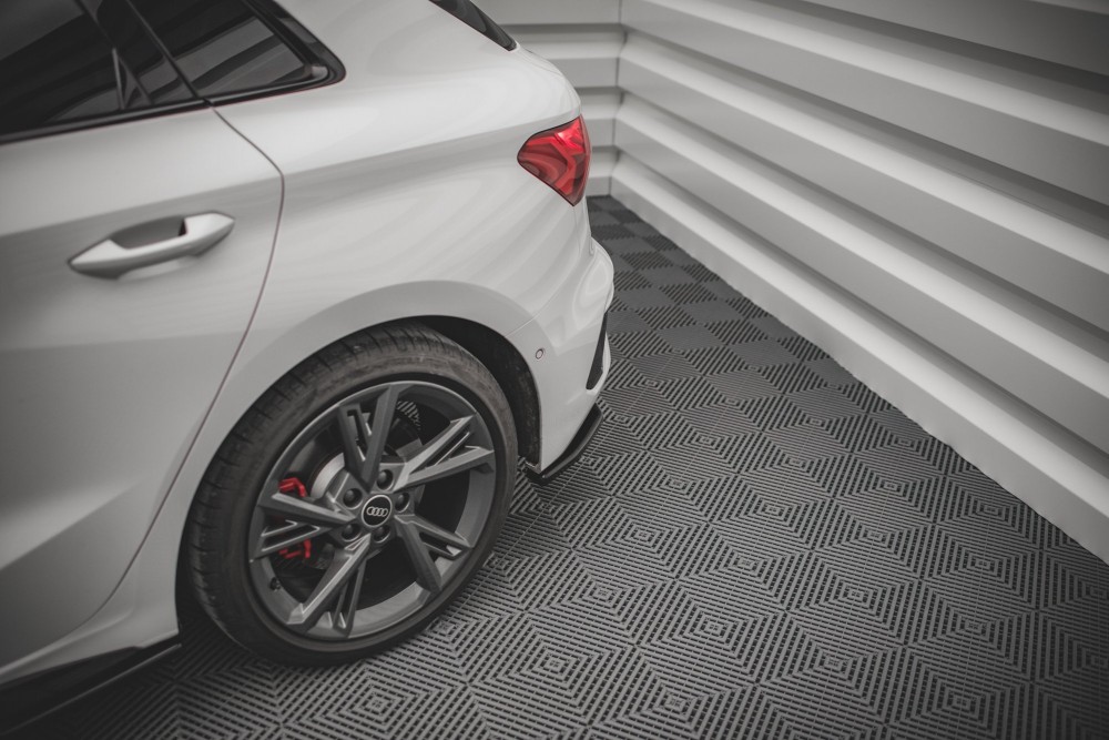 Бічні накладки заднього бампера Audi S3 Sportback 8Y вер. 1