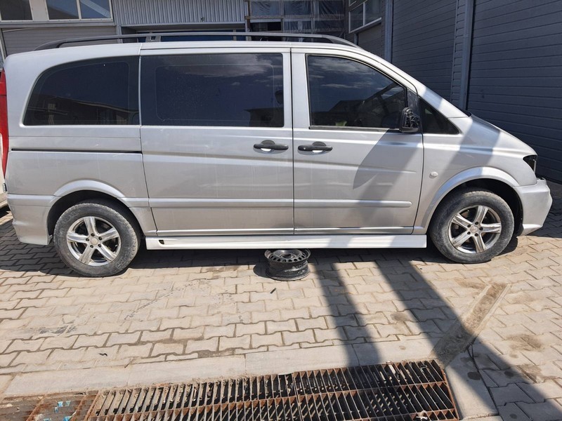Тюнінгові накладки на пороги Mercedes Vito II W639