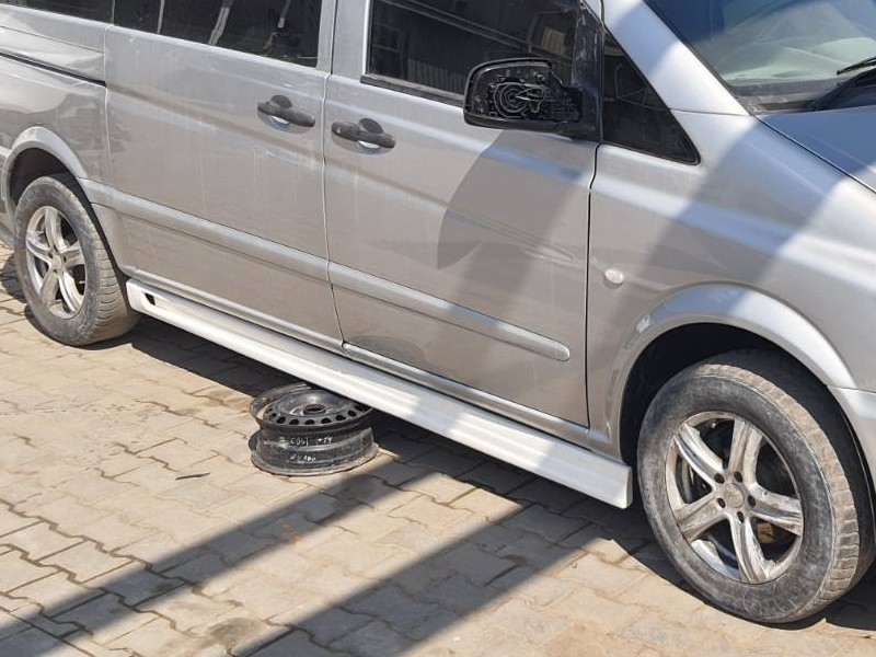 Тюнінгові накладки на пороги Mercedes Vito II W639