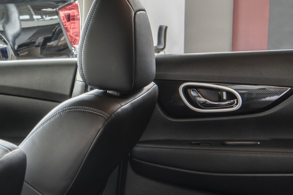 накладки внутрішніх ручок NISSAN X-TRAIL 2013-...