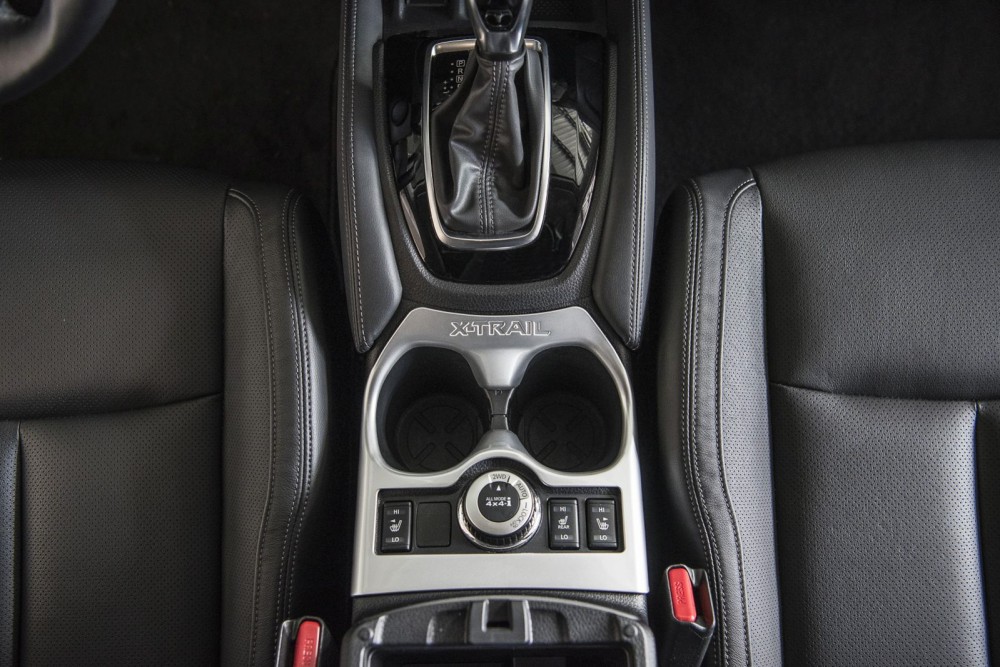 накладка центральної консолі NISSAN X-TRAIL 2013+