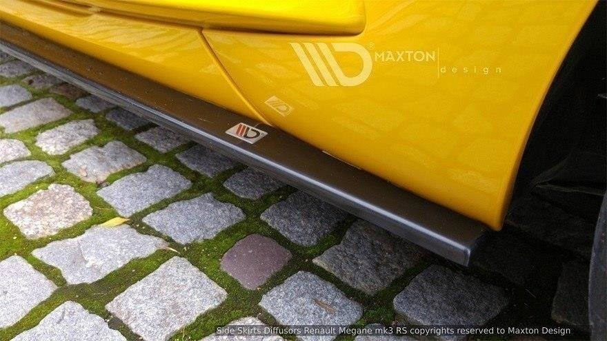 Тюнінгові дифузори під бічні пороги Renault Megane 3 RS