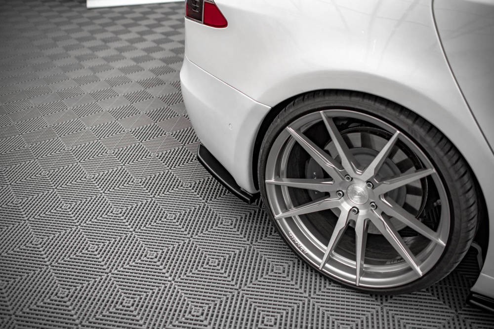 Комплект накладок на край заднього бампера Tesla Model S рестайл