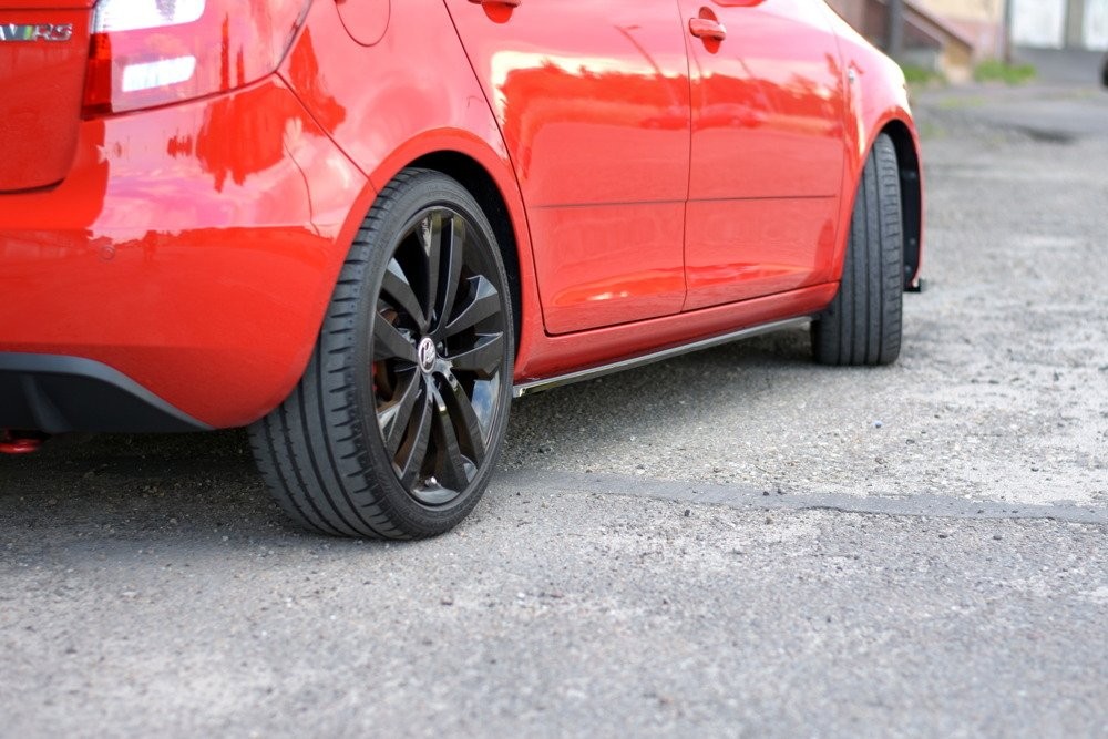 Накладки під бічні пороги Skoda Fabia MK2 RS