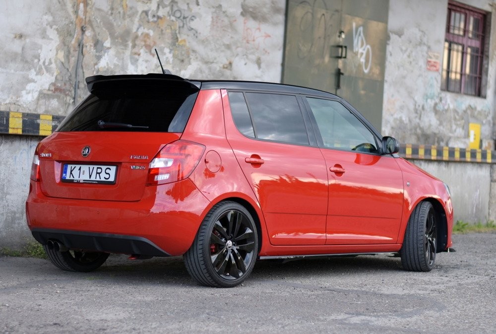 Накладки під бічні пороги Skoda Fabia MK2 RS
