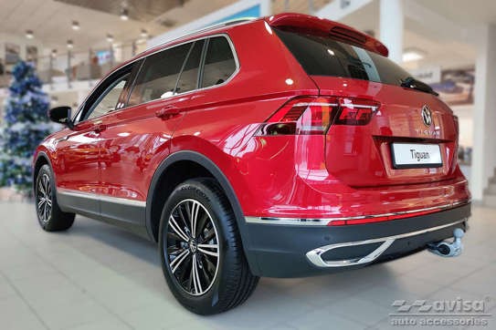 накладки на внутрішні пороги з емблемою Hybrid для Volkswagen Tiguan II