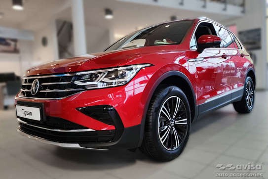 накладки на внутрішні пороги з емблемою Hybrid для Volkswagen Tiguan II