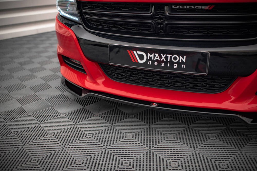 Передня накладка на бампер Dodge Charger MK7 RT рестайл
