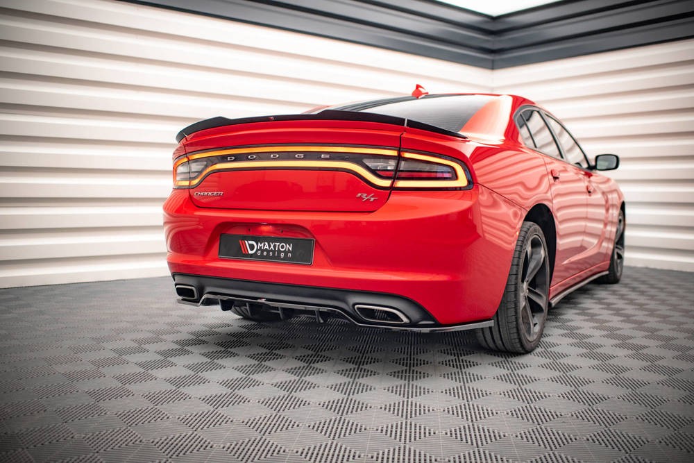 Тюнінг накладка на задній бампер Dodge Charger MK7 RT рестайл